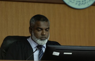 ހައި ކޯޓުން ޕީޖީއަށް ސުވާލެއް: ކޯޓު އަޅަންވީ ވެސް ފަނޑިޔާރުންތޯ؟