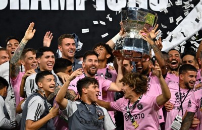 މަޔާމީގައި މެސީގެ ފުރަތަމަ ތަށި، ކުޅުންތެރިންގެ އިހުތިރާމާއި ލޯބި ބަންޑުން ކޮށްލައިފި