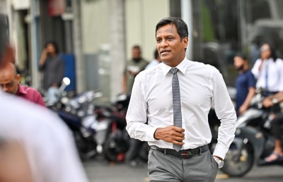 ރޯޑް ރެލީގައި އުޅުއްވަނިކޮށް އުމަރަށް ހަމަލަދީފި