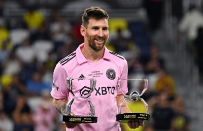 މަޔާމީގައި މެސީގެ ފުރަތަމަ ތަށި، ކުޅުންތެރިންގެ އިހުތިރާމާއި ލޯބި ބަންޑުން ކޮށްލައިފި