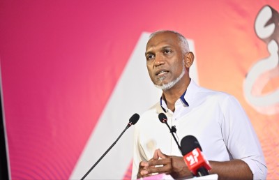 ބްރިޖެއް އެޅި ސަރުކާރަކާއި އަޅަން އުޅެ ނޭޅުނު ބަޔަކު ވެސް ފެނިއްޖެ: މުއިއްޒު