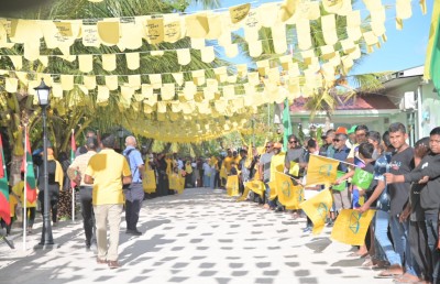 ކެންދޫން ރައީސަަށް ހޫނު މަރުހަބާ: "ތަރައްގީ ކިޔައިދޭން ނުޖެހޭ ވަރަށް ތަރައްގީކޮށްފި"