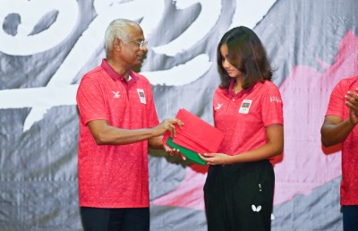 އައިއޯއައިޖީގައި ގައުމީ ދިދަ އުފުލުމުގެ ޝަރަފް ދީމާ އާއި ފާއީ އަށް