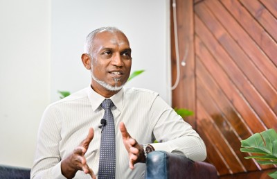 މީހެއްގެ ހައްގަކަށް އަރައިގެން އަޅުގަނޑަކަށް ނުނިދޭނެ، ގެ ހެދީ ވެސް ލޯނު ނަގައިގެން