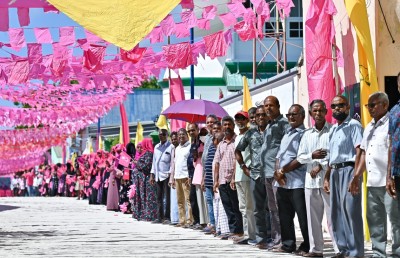 މުއިއްޒު ތަކުރާރު ކުރެއްވީ ޔާމީންގެ ދިގުވެލިދޫ އެއާޕޯޓު ވައުދު؛ "ހުރަސްތައް ނައްތާލައިގެން ވެސް ކުރާނަން"