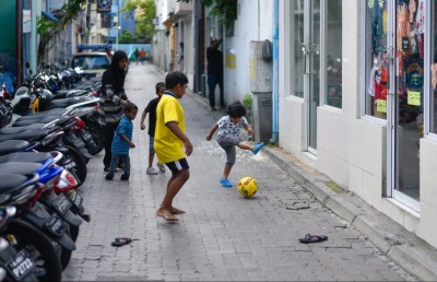 އާ އަހަރުގެ ފުރަތަމަ ދުވަހުގެ ހަވީރު މާލެ، ވިލިމާލޭގައި 4 އިން 8 ވެހިކަލް ދުއްވުން މަނާ
