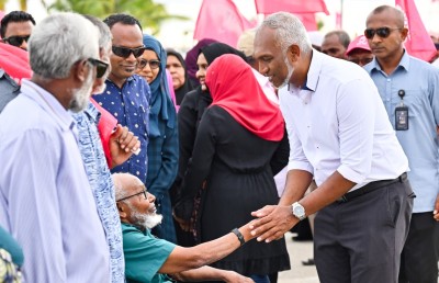 މި ކުޑަކުއްޖާގެ ސިޓީ އުރައިގައި އޮތީ މި ސިޓީގެ ބޮޑު ހުވަފެން