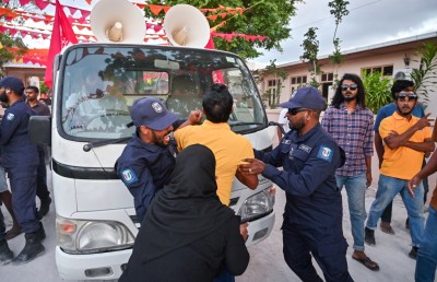 ވެލިދޫގައި ޕީޕީއެމުން ހައެއްގެ ފަހުން ލަވަޖެހި ކަމަށް ބުނެ އެމްޑީޕީން ގޮސް ހުއްޓުވައިފި