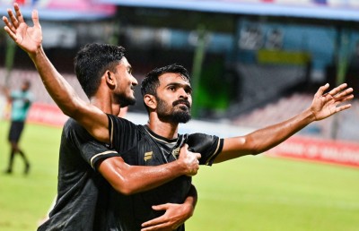 ފޭދޫ އިއްބެގެ ހެޓްރިކާ އެކު އީގަލްސް އަލުން ދެވަނައަށް