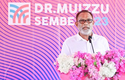 މުއިއްޒަށް ފާޑުކިޔާތީ އަދުރޭގެ ރައްދު: ރާއްޖެ މި ހާލަތަށް އައީ ޔާމީންގެ ސިޔާސަތު ތަންފީޒު ނުކުރީމާ