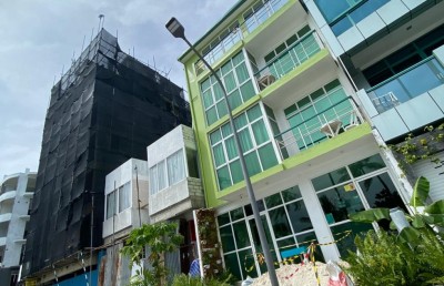 ހުޅުމާލެ އަލިކުރަން ހާހަކަށް ވުރެ ގިނަ ލައިޓް ހަރުކުރަނީ