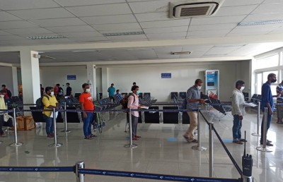 ބޮމެއްގެ ވާހަކަ ދެއްކިކަމުގެ ތުހުމަތުގައި އިންޑިއާ މީހަކު ހައްޔަރުކޮށްފި