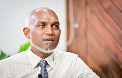 މުއިއްޒުގެ އެންމެ ބޮޑު ސަޕޯޓަރަކަށް އަނބިކަނބަލުން، މުޅިން ސަޕްރައިޒް!