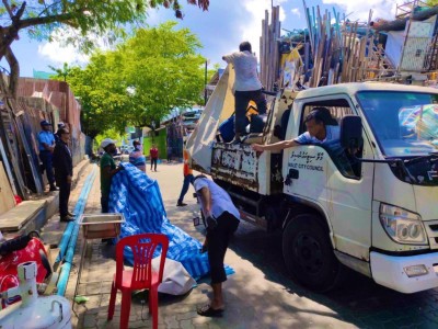 ނީލަން ފިހާރަ މަގު ސާފުކޮށް، މަގުގެ ޓްރެފިކަށް ބަދަލު ގެނެސްފި