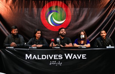 މޯލްޑިވްސް ވޭވްގެ ބޮޑު ގިވްއަވޭގެ ނަސީބުވެރިންނާ އިނާމު ހަވާލުކޮށްފި