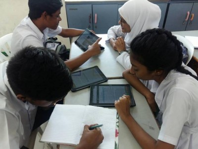 ދަރިވަރުން އިންޓަނެޓް ބޭނުން ކުރާއިރު ފާރަވެރިވާން އިލްތިމާސްކޮށްފި