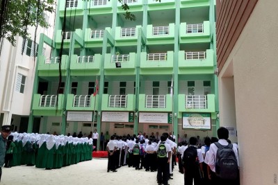 އަރަބިއްޔާ ސްކޫލްގެ ދަރިވަރުންނަށް ފިލާވަޅުތައް އަލްކައުނު ޓީވީން ގެނެސްދެނީ