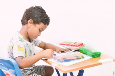 ގޭގައި ދަރިންނަށް ކިޔަވައިދޭން އެހީއެއް!