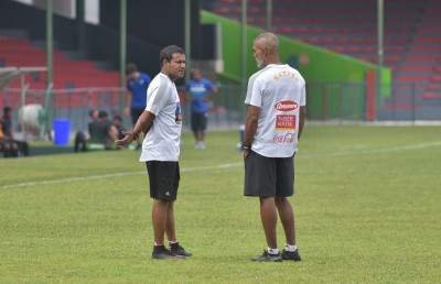 މާޒިޔާ ގޮވައިގެން އިންމައާ ދެކޮޅަށް ސުޒެއިރު ނުކުންނަނީ