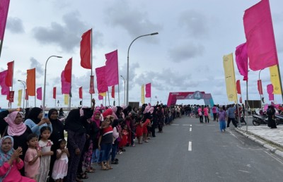 ދުވާފަރު ކެކިއެރީ މުއިއްޒު އެއްބުރުން ހޮވުމުގެ އަޒުމުގައި!