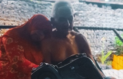 ނައުޝަމްގެ ފޮޓޯތަކުން ލޯތްބާއި ހިތްދަތިކަމުގެ ވާހަކައެއް