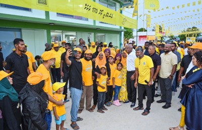 "ރަށު ރައީސް" ވަޑައިގަތުމުން ހިންނަވަރަށް ތާއީދުގެ އީދެއް، ދަމައިލި ސަފު "މޭލަކަށް"