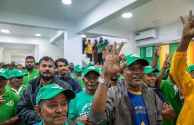 ފައްޔާޒު އެދިވަޑައިގަތީ ބާކީ ހަ ދުވަހުގެ މަސައްކަތުން އަދި ތިން ޕަސެންޓް އިތުރުކޮށްދޭން