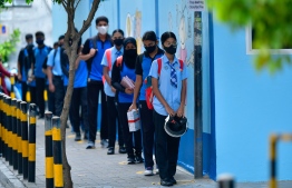 ކަންބޮޑުނުވޭ، ކުދިން ސްކޫލަށް ފޮނުވައިދީ: މިނިސްޓަރު
