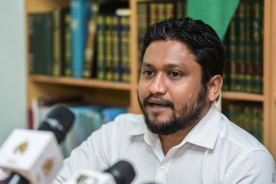 ސަރުކާރު ވެރިއެއްގެ އާއިލާގެ މީހަކު ކަރަންޓީނު ނުކޮށް ދޫކޮށްލާފައެއް ނުވާނެ: އަލީ ޒާހިރު