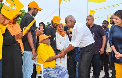 "ރަށު ރައީސް" ވަޑައިގަތުމުން ހިންނަވަރަށް ތާއީދުގެ އީދެއް، ދަމައިލި ސަފު "މޭލަކަށް"