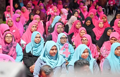 އިންތިހާބު ބޯމަތިވުމުން މަޝްރޫއުތަކުގައި ސޮއިކުރަނީ ކޮށްދިނުމުގެ ނިޔަތުގައެއް ނޫން: މުއިއްޒު