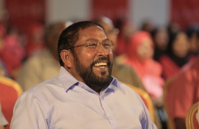 ހަ މަސް ތެރޭ ޝަންގްރިއްލާ އާއި ހެރެތެރެ ހަދާނަން: ގާސިމް