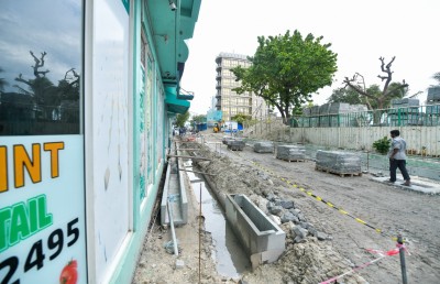ޝަކުވާތަކަށް ބެލުމެއް ނެތް، މަގު ބަންދުކޮށްގެން ދެން މަސައްކަތްތައް ކުރަން ޖެހޭނީ ދުވާލު
