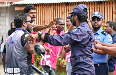 މުއިއްޒު މަތިވެރި އަށް ވަޑައިގެންނެވި ވަގުތު ހަމަނުޖެހުމެއް!
