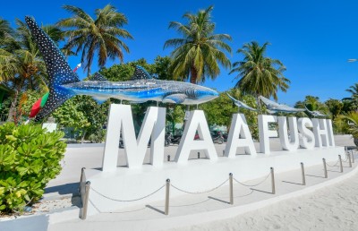 މާފުށީގައި ކާރެއް މޫދަށް ވެއްޓި، ދެ މީހަކަށް އަނިޔާވެއްޖެ