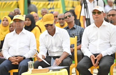 މާލޭގެ މަގުތައް މަތީގައި ހުރި ހޮޅިތައް ބިމު އަޑިއަށް ލާންޖެހޭ: ރައީސް