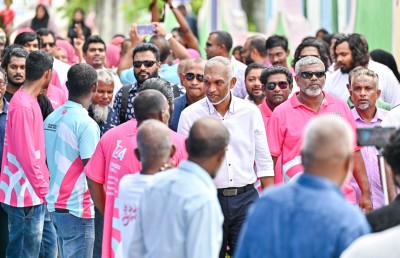 މުއިއްޒު މަތިވެރި އަށް ވަޑައިގެންނެވި ވަގުތު ހަމަނުޖެހުމެއް!