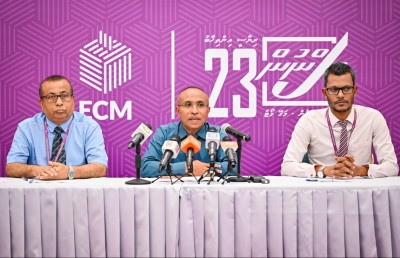 ވޯޓު ކަރުދާހުގައި ފާހަގަޖެހޭނީ ކަޅު ނުވަތަ ނޫ ކުލައިގެ ގަލަމަކުން އެކަނި: އީސީ