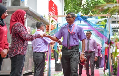 ޑިގްރީ ފުރިހަމަ ކުރުމުން ޓީޗަރުންގެ ރޭންކް މަތިކޮށް މުސާރަ ބޮޑުކުރަނީ