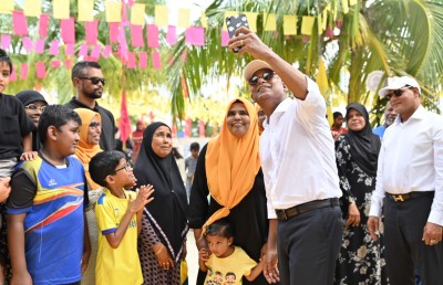މިނިވަންކަމާއި ދަރަނީގެ ވާހަކައަކީ ވާދަވެރިންގެ ހުސް އޮޅުވާލުން: ރައީސް