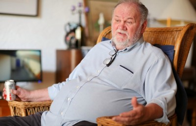 މޭގަން މާކަލްގެ ބައްޕަ "އާއިލީ ވާހަކަ" ކިޔައިދޭން ޑޮކިއުމަންޓަރީއެއް ހަދަނީ