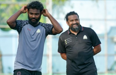 އަދިވެސް އީގަލްސް އަށް ޕްރެޝަރު އެބައޮތް: މޯހަން