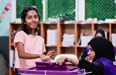 100 ފޮށި: ރައީސާއި މުއިއްޒު ވާދަކުރައްވަނީ ވަރަށް ގާތުން