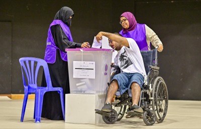 100 ފޮށި: ރައީސާއި މުއިއްޒު ވާދަކުރައްވަނީ ވަރަށް ގާތުން