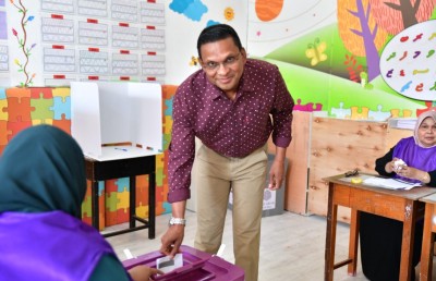 100 ފޮށި: ރައީސާއި މުއިއްޒު ވާދަކުރައްވަނީ ވަރަށް ގާތުން