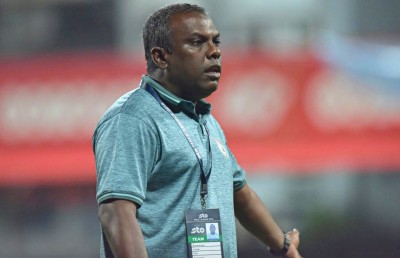 ކޮންޓްރެކްޓް އުވާލައި މޯހަން އީގަލްސް އިން ވަކިވެއްޖެ