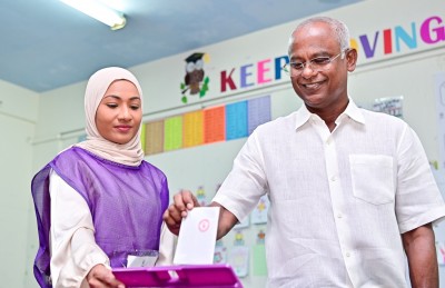 100 ފޮށި: ރައީސާއި މުއިއްޒު ވާދަކުރައްވަނީ ވަރަށް ގާތުން