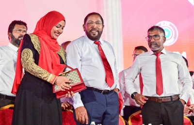 ގާސިމްގެ ވެރިކަމެއްގައި އަމިއްލަ ވިޔަފާރި ފުޅާކުރާނެއޭ ބުނާތީ ނަހުލާ ދިނީ ޖަޒުބާތީ ރައްދެއް