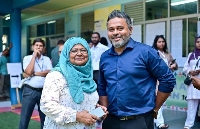 100 ފޮށި: ރައީސާއި މުއިއްޒު ވާދަކުރައްވަނީ ވަރަށް ގާތުން