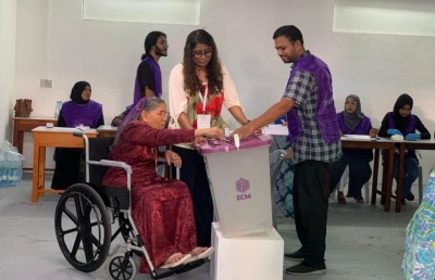 100 ފޮށި: ރައީސާއި މުއިއްޒު ވާދަކުރައްވަނީ ވަރަށް ގާތުން